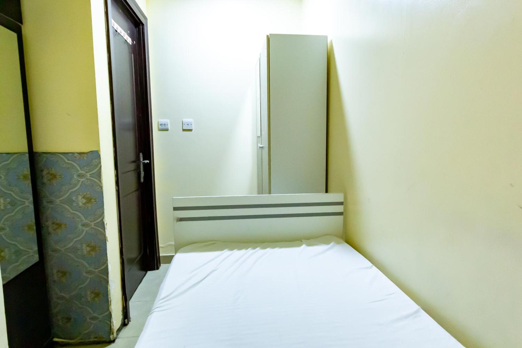 Small Budget Rooms For 'Girls' Only In Dubai, Marina Exterior photo