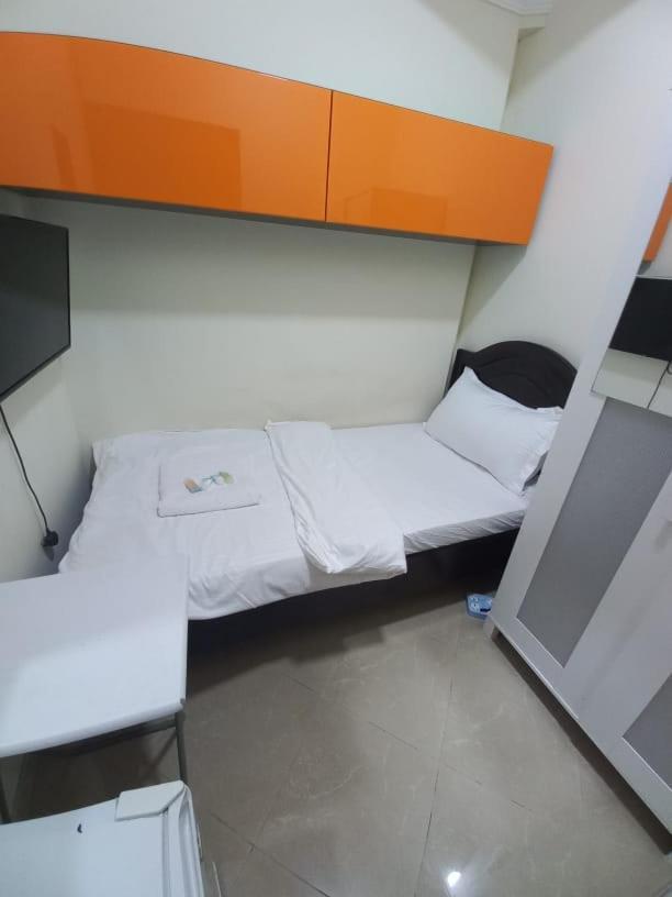 Small Budget Rooms For 'Girls' Only In Dubai, Marina Exterior photo